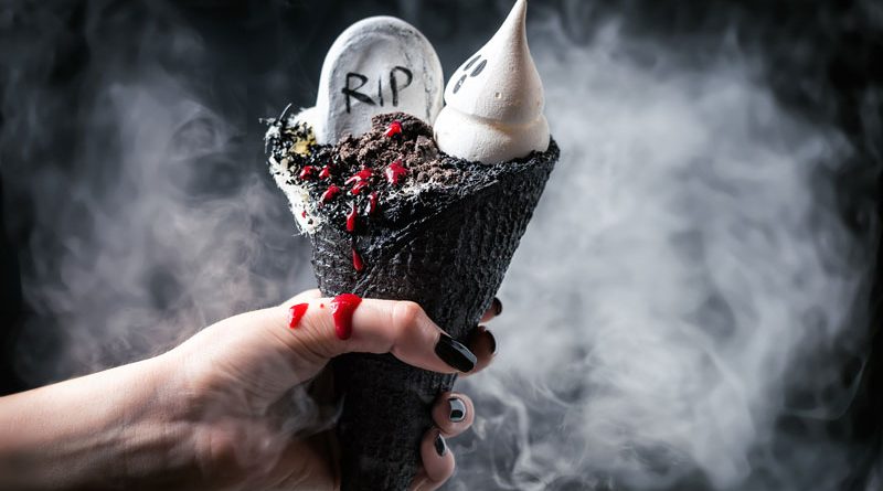 Хеллоуин в Лондоне: черное мороженое, съедобная паутина и призраки из безе 27102017 Досуг: Хеллоуин в Лондоне: черное мороженое, съедобная паутина и призраки из безе